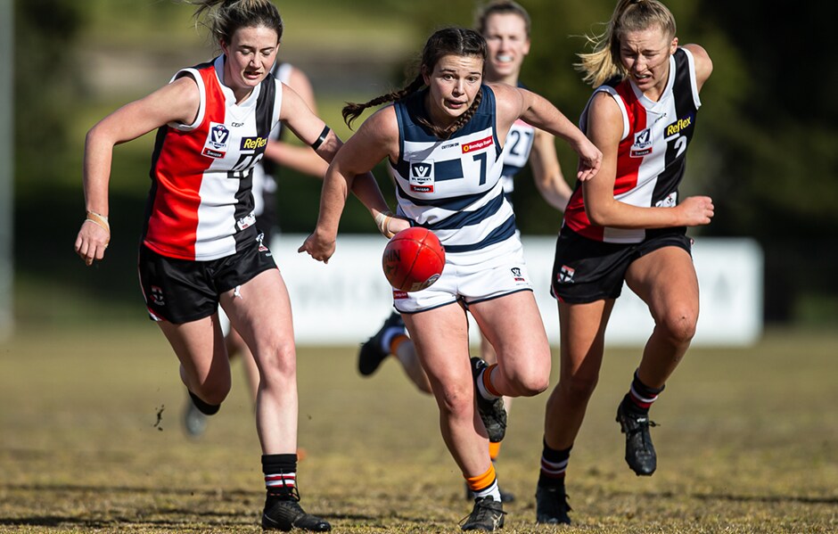 2019_07_13_VFLW_HERO.png Ruby Benham in pursuit of the football. - Geelong Cats
